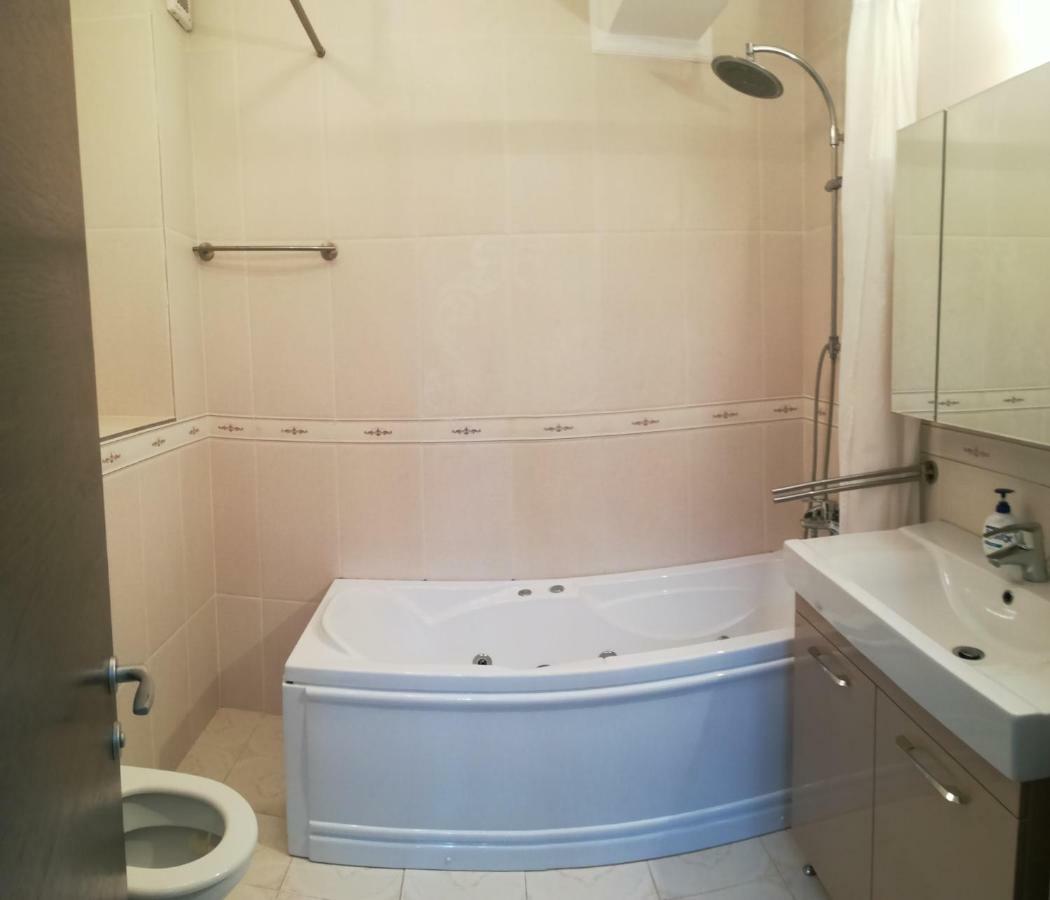 C&Y Zev Apartments Mamaia Luaran gambar